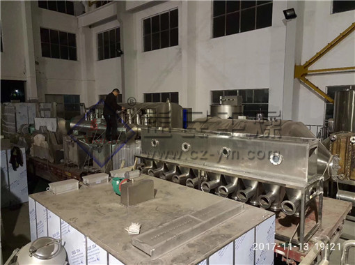 广西某制药股份有限公司订购的第五套XF0.4*5沸腾干燥机、EYH-8000二维混合机及热风循环烘箱发货